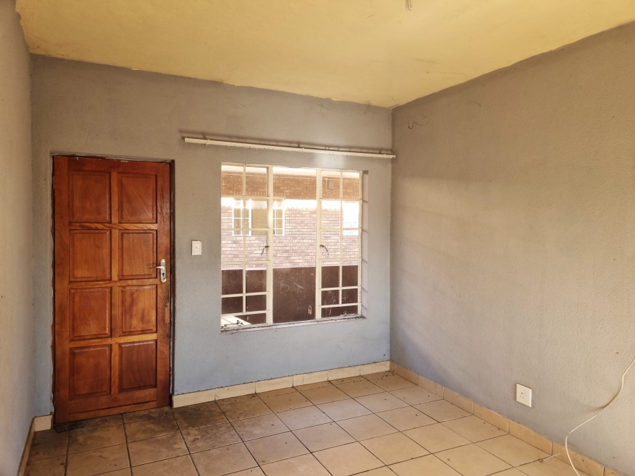 1 Bedroom Property for Sale in Lower Bo-dorp North West